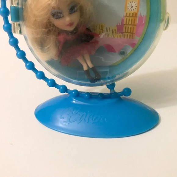 Barbie Peek A Boo Petites Doll Lea of London Girls of the World - Picture 6 of 16